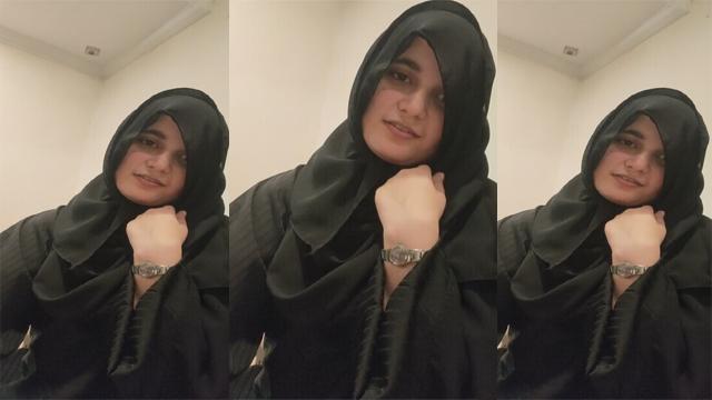 Horny Young Punjabi Hijabi Wife Sucking Ex Dick