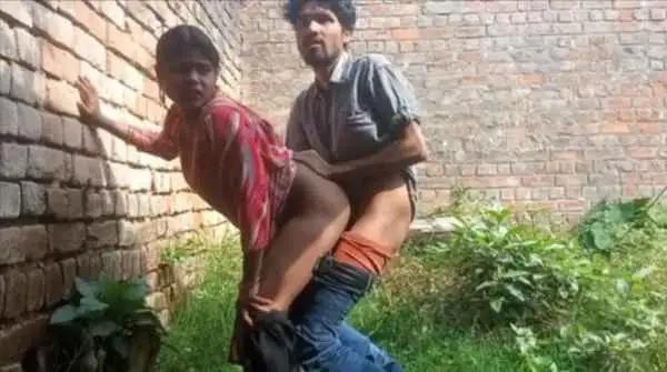 Horny Village Bhabhi Jungle Me Khade Khade Chudai