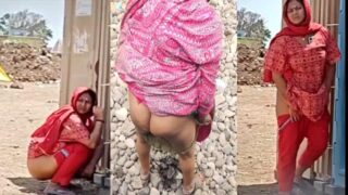 Hot Random Bhabhi Left Saree Pissing Ass Secret Recorded